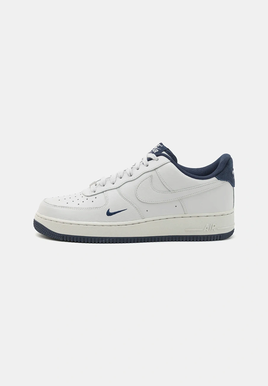 Фото № 1 с приближением к товару «‎AIR FORCE 1 '07»