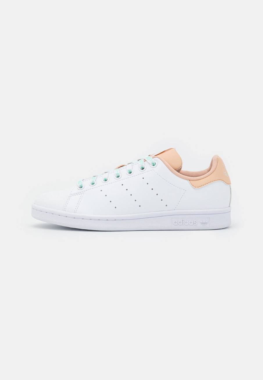 Фото № 1 с приближением к товару «‎Adidas Stan Smith »