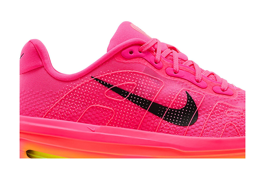 Фото № 3 с приближением к товару «‎Nike Women's Vomero Premium Hyper Pink»