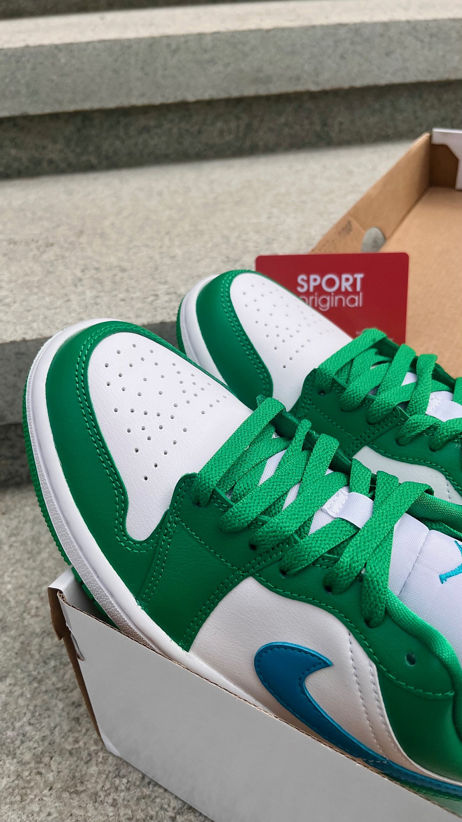 Фото № 4 с приближением к товару «‎Air Jordan 1 Low "Lucky Green"»