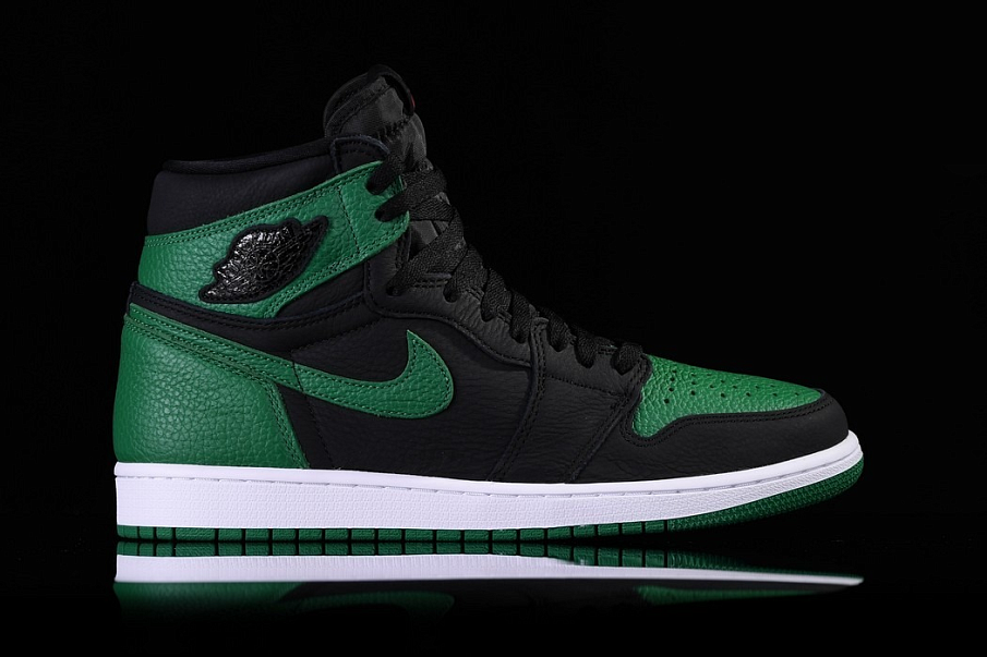 Фото № 2 с приближением к товару «‎NIKE AIR JORDAN 1 RETRO HIGH OG Vintage Basketball shoes BLACKPINE GREEN (2020)»