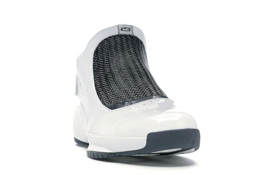 Фото № 2 с приближением к товару «‎Jordan 19 OG Chrome»