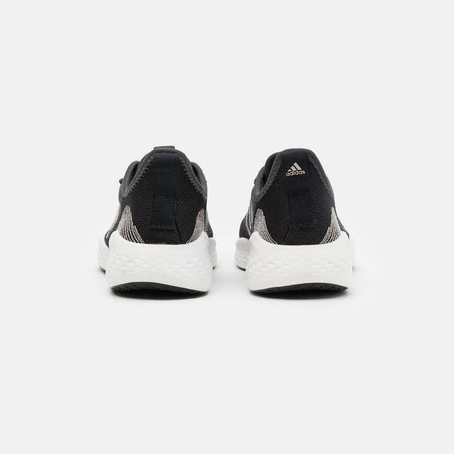 Фото № 3 с приближением к товару «‎Adidas 2.0 »