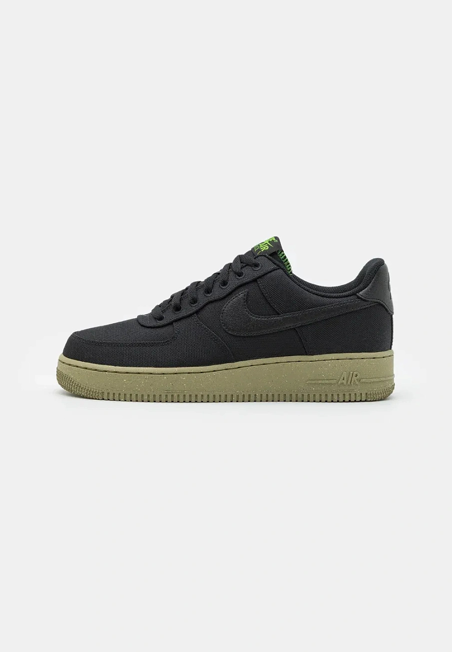 Фото № 1 с приближением к товару «‎AIR FORCE 1 '07»