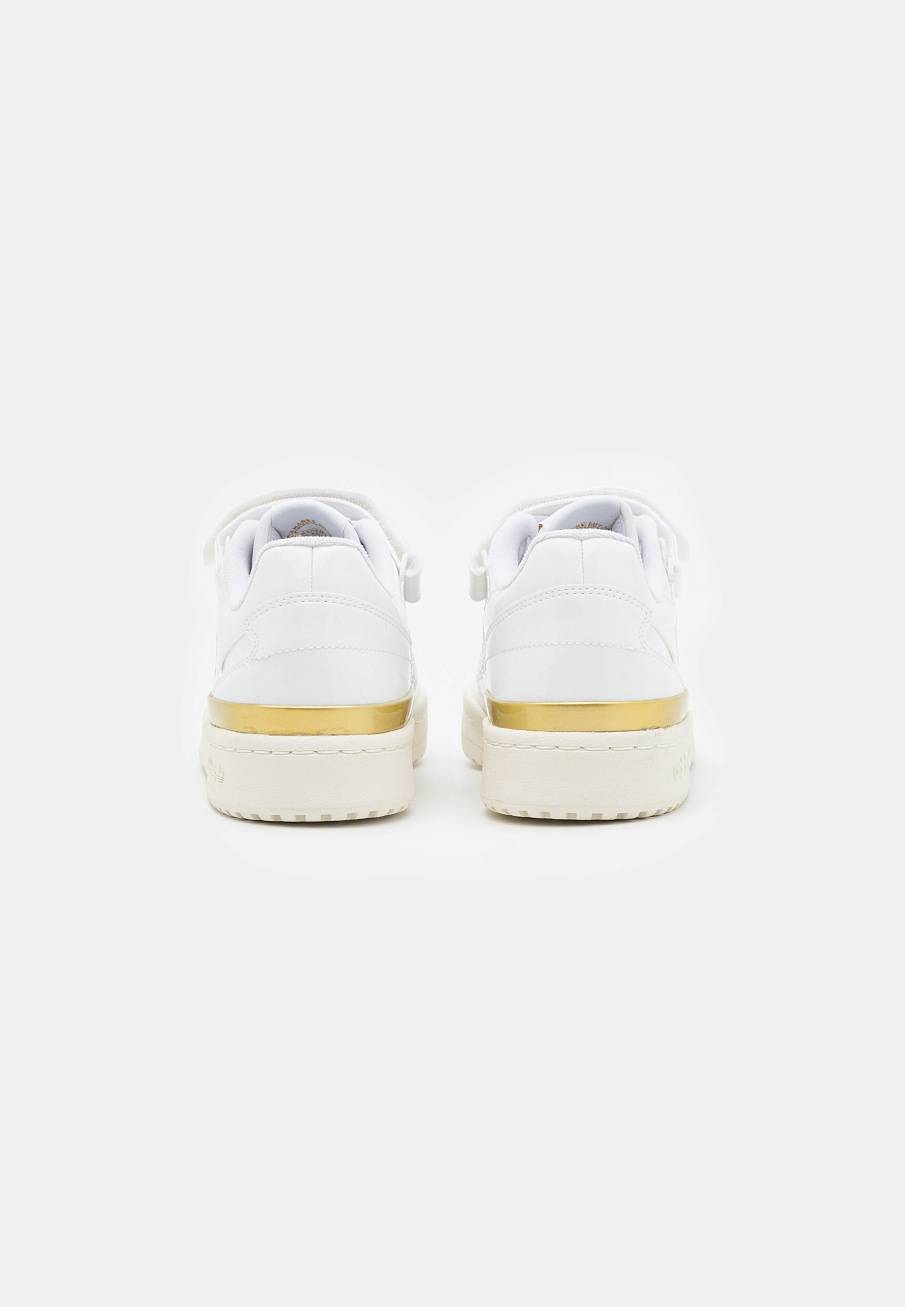 Фото № 4 с приближением к товару «‎Adidas Forum »
