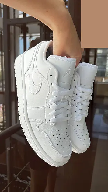 Air Jordan 1 Low
