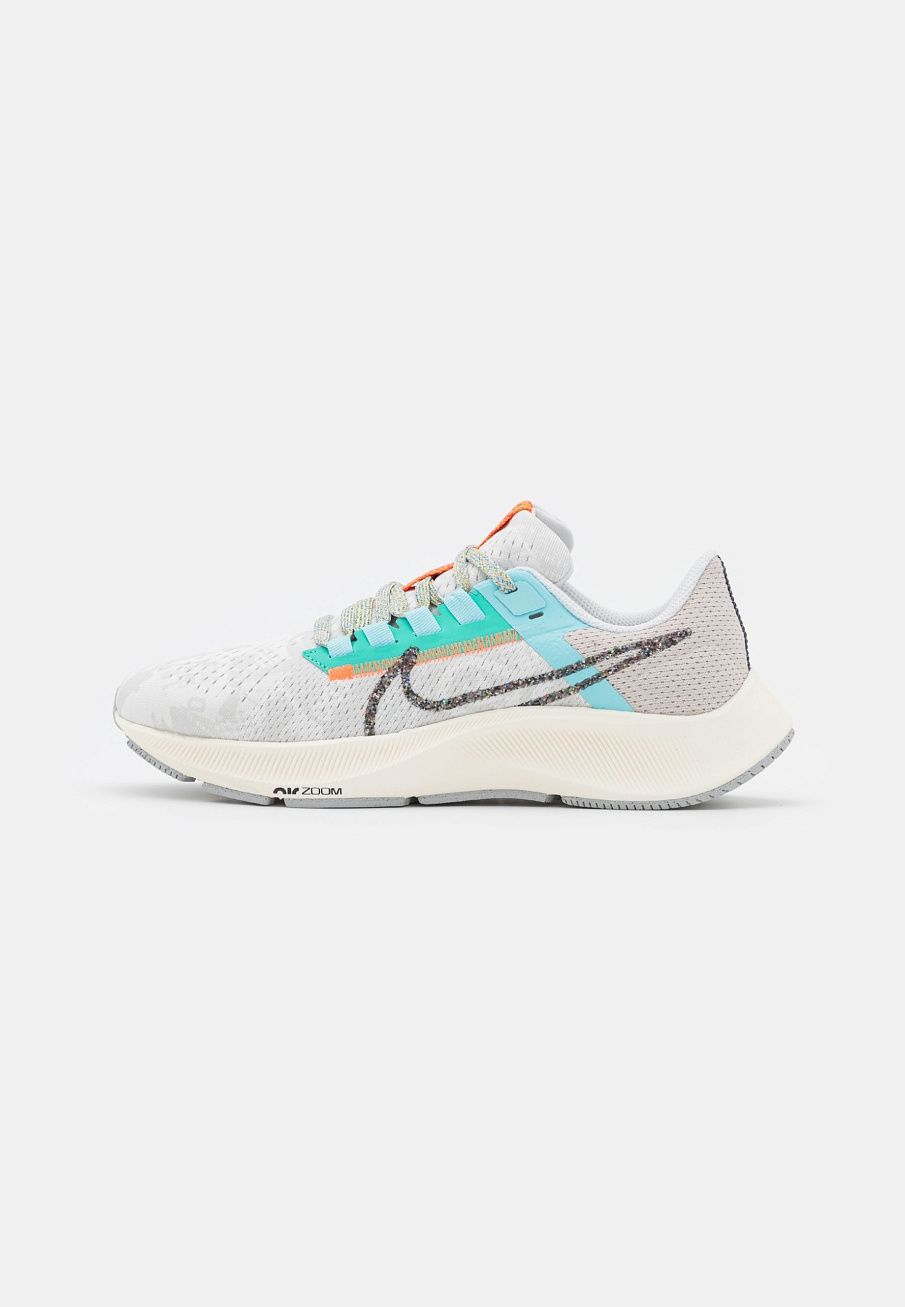 Фото № 1 с приближением к товару «‎Nike Air Zoom Pegasus 38»