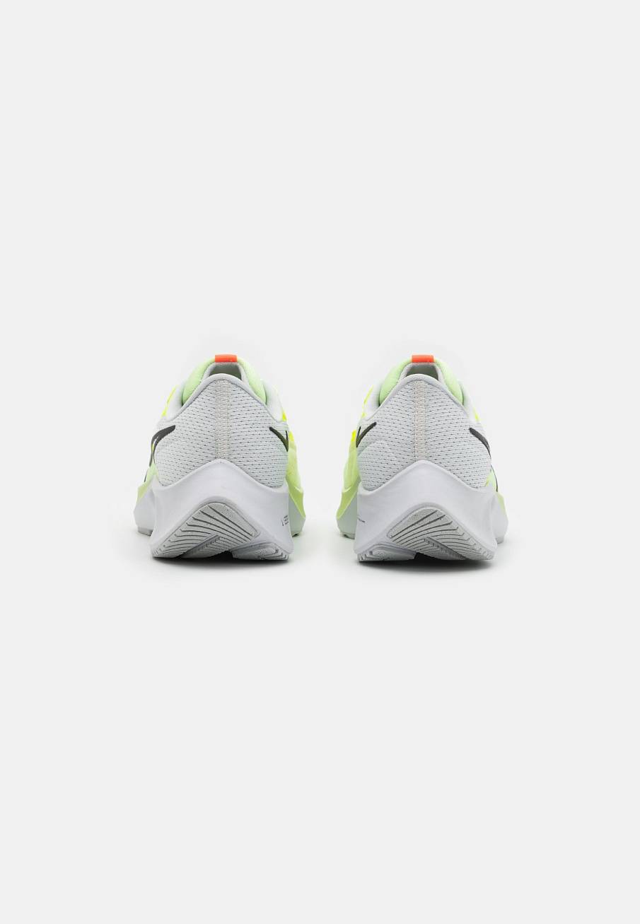Фото № 3 с приближением к товару «‎Nike Air Zoom Pegasus 38»