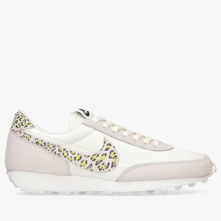 Фото № 2 с приближением к товару «‎Nike Dbreak SE»