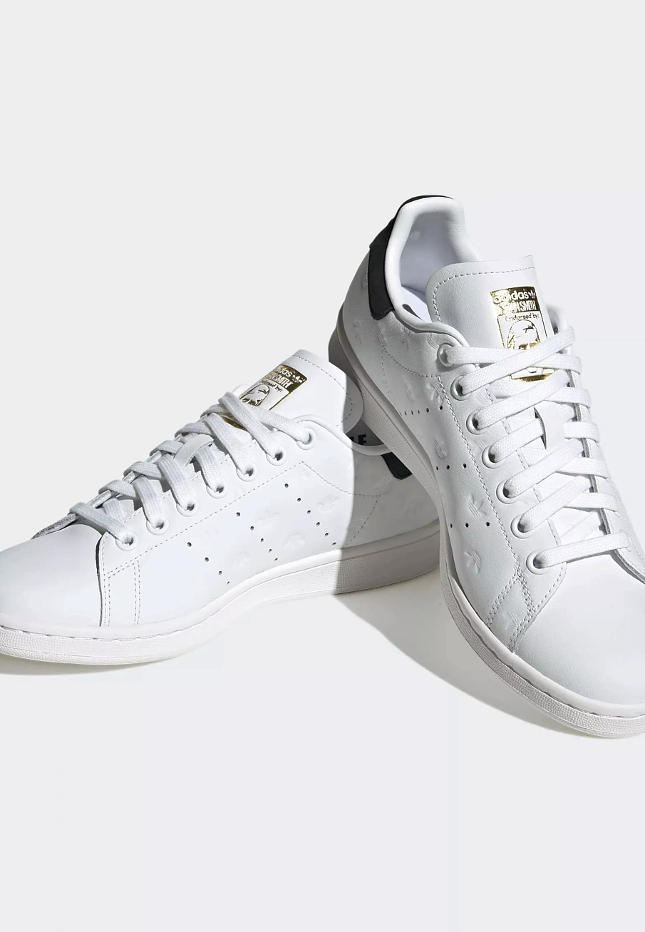 Фото № 3 с приближением к товару «‎STAN SMITH»
