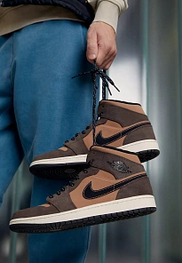 Фото № 2 с приближением к товару «‎AIR JORDAN 1 MID SE»