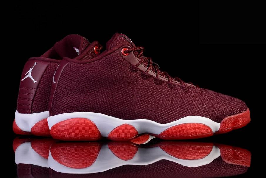 Фото № 1 с приближением к товару «‎Nike Air Jordan Horizon Maroon Gym »