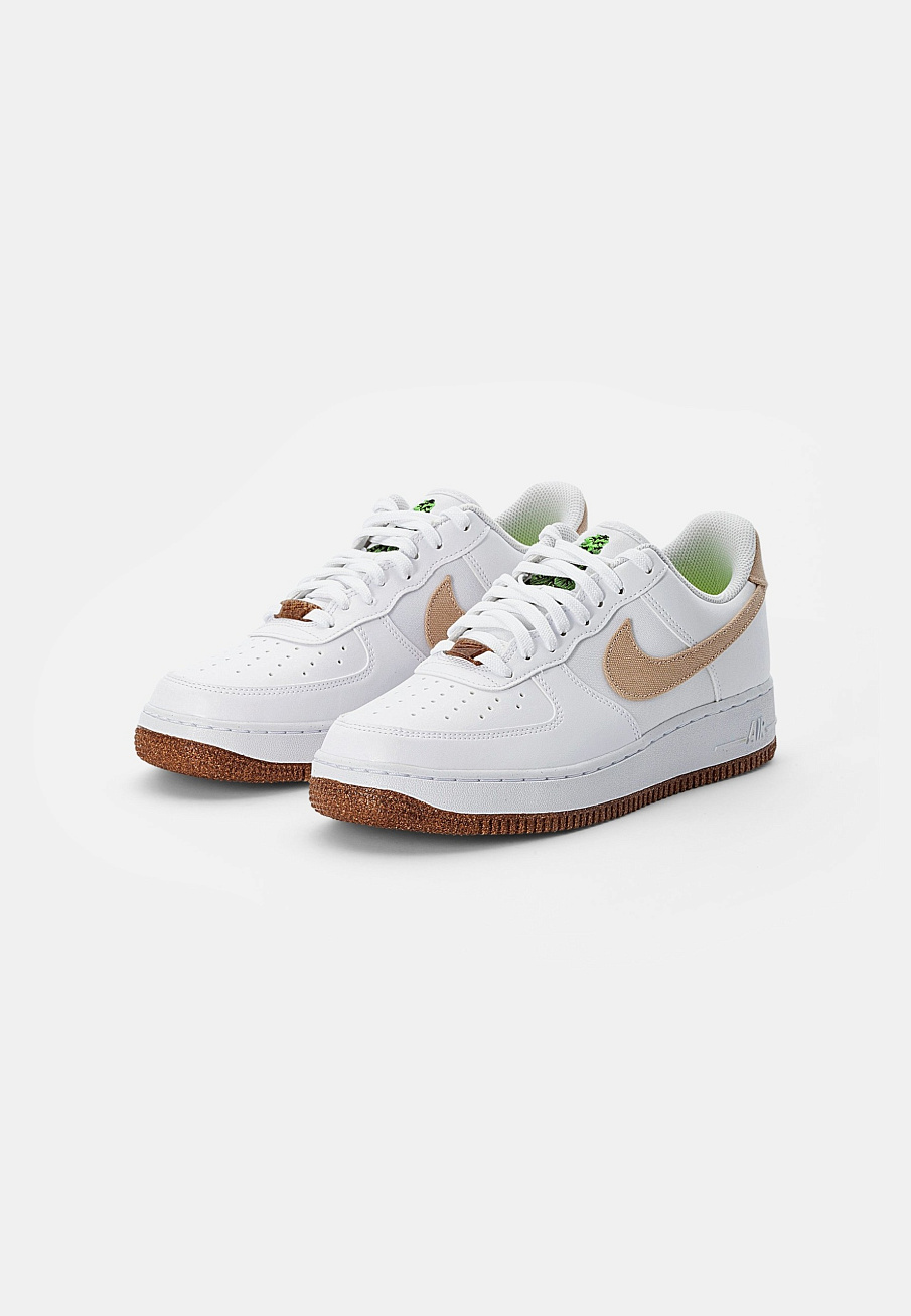 Фото № 2 с приближением к товару «‎Nike Air Force 1 »
