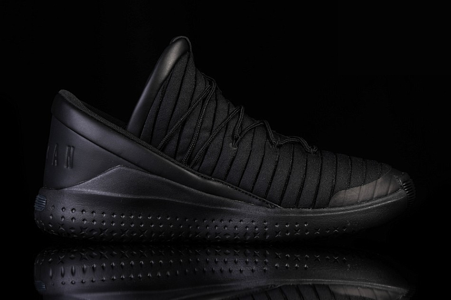 Фото № 4 с приближением к товару «‎Nike Air Jordan Flight Luxe Triple »