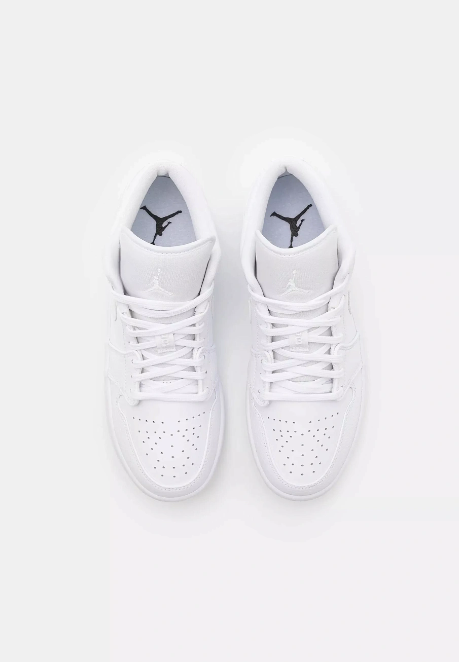 Фото № 4 с приближением к товару «‎AIR JORDAN 1»