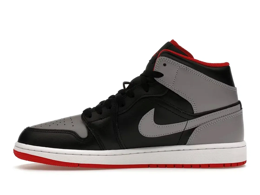 Фото № 3 с приближением к товару «‎Jordan 1 Mid»