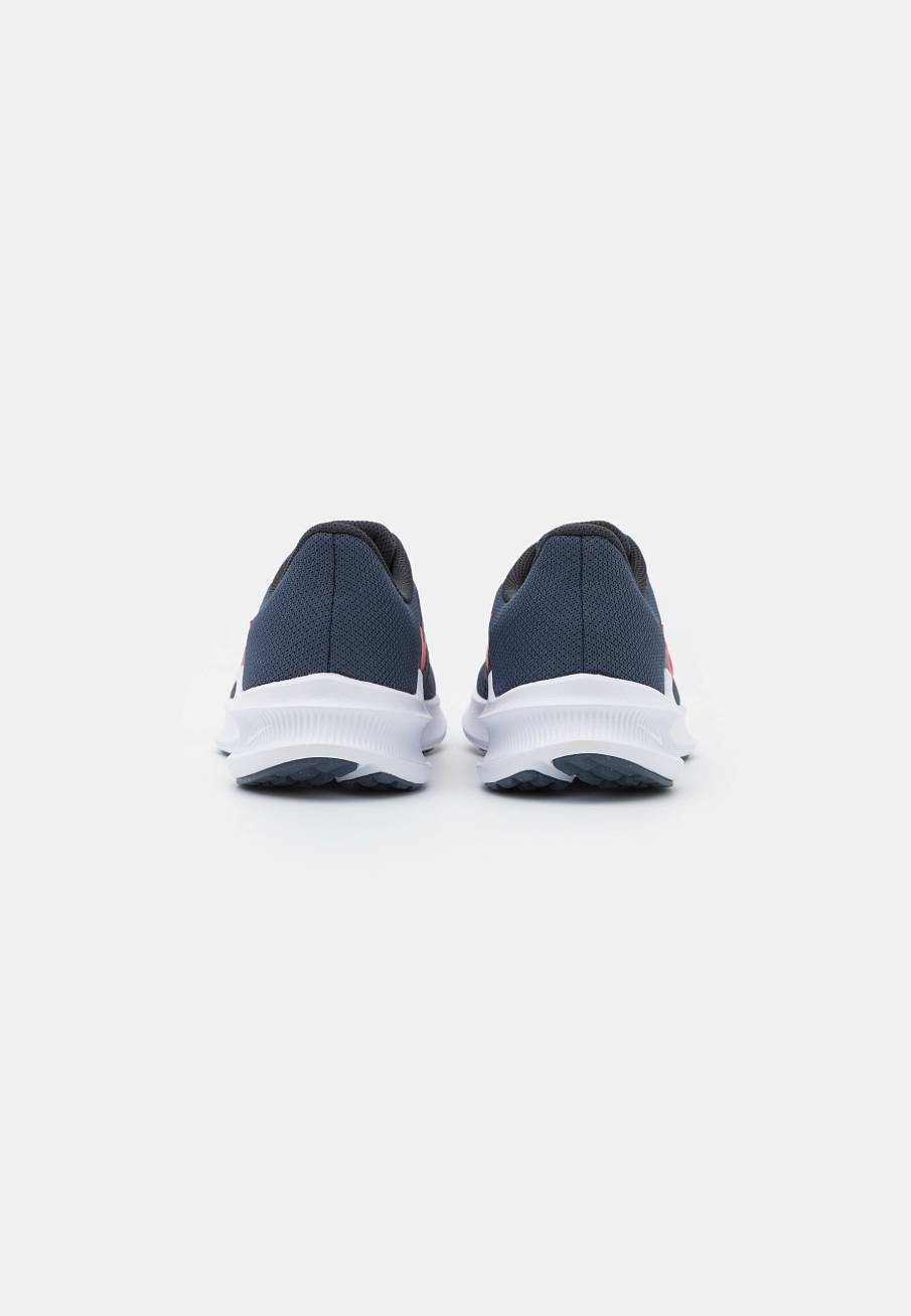 Фото № 3 с приближением к товару «‎Nike Downshifter »