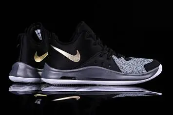 Nike Air Versitile Iii Swoosh - 3