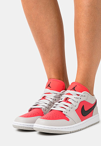 Фото № 2 с приближением к товару «‎Jordan Air 1 »