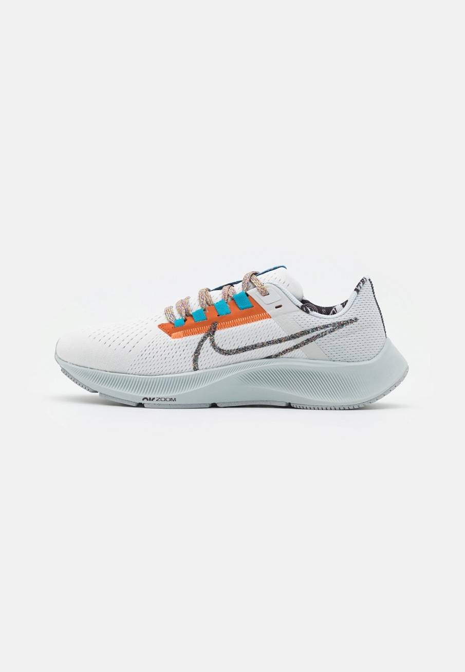 Фото № 1 с приближением к товару «‎Nike Air Zoom Pegasus 38»