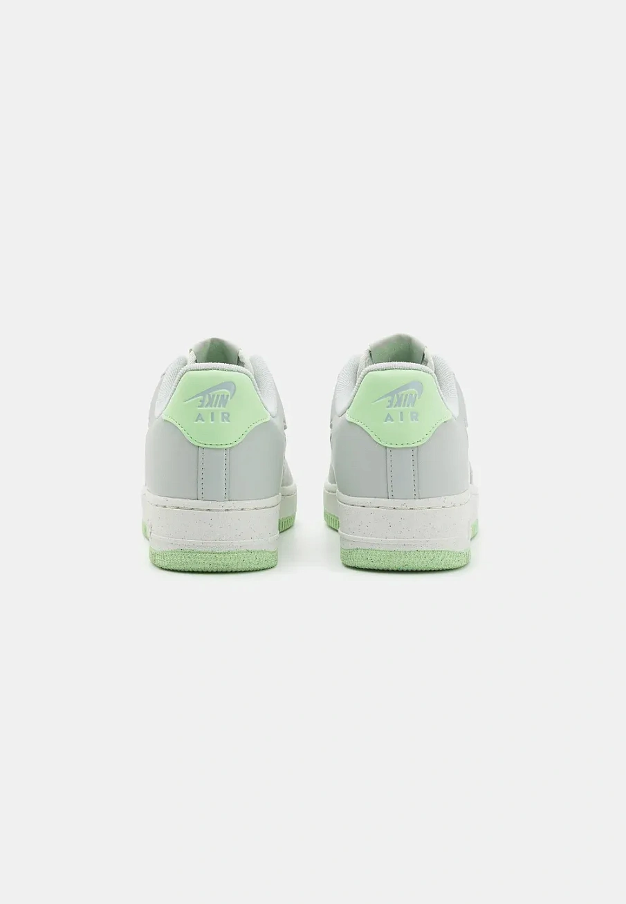Фото № 3 с приближением к товару «‎AIR FORCE 1 07 SE»