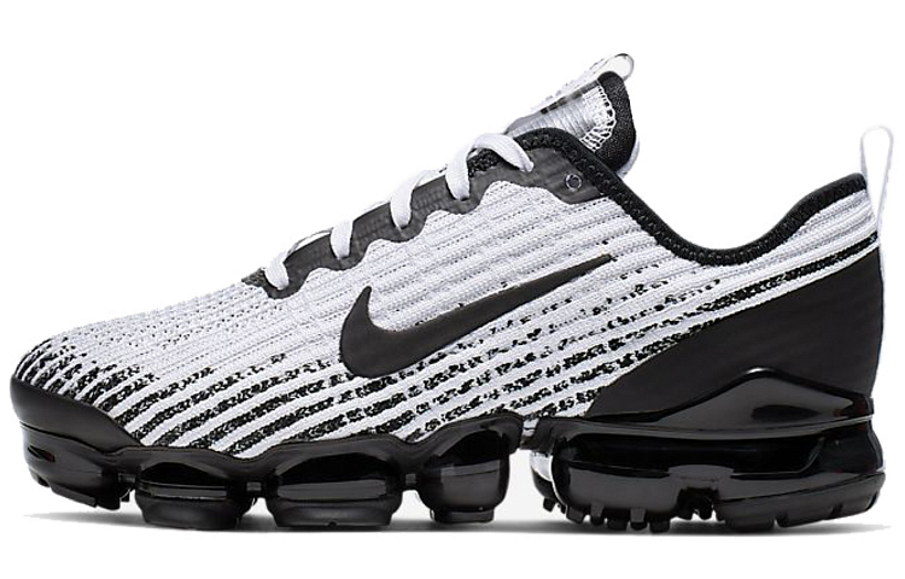 Фото № 1 с приближением к товару «‎Nike Air VaporMax Flyknit 3 GS 'White Black'»