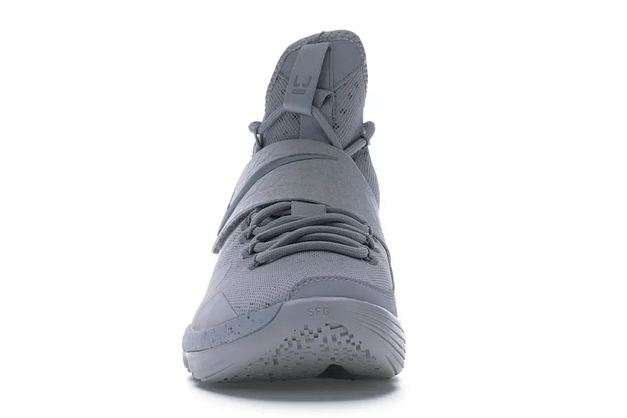 Фото № 2 с приближением к товару «‎Nike LeBron 14 Silver»
