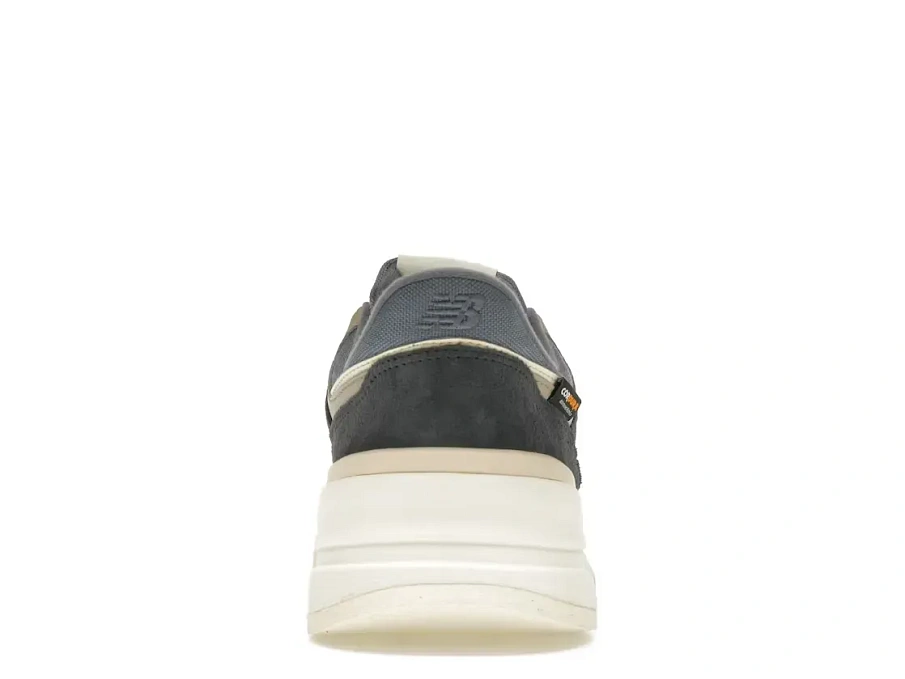 Фото № 4 с приближением к товару «‎New Balance 997R»