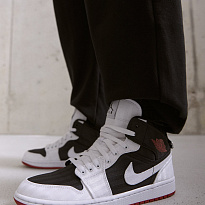 Фото № 3 с приближением к товару «‎Air Jordan 1 SE »