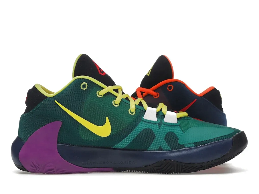 Фото № 3 с приближением к товару «‎Nike Zoom Freak 1 What The»
