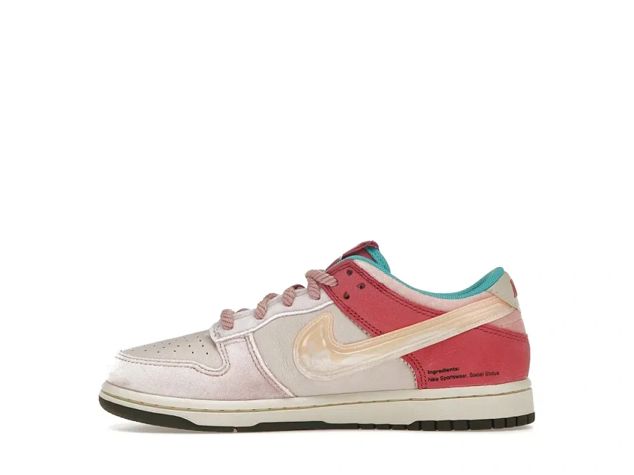 Фото № 3 с приближением к товару «‎Nike Dunk Low»