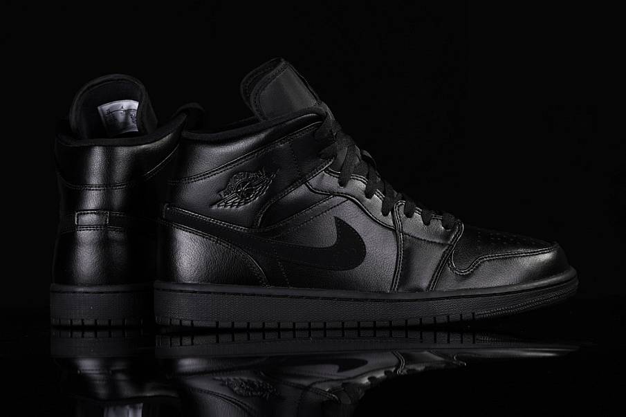 Фото № 4 с приближением к товару «‎Nike Air Jordan 1 Retro Triple »
