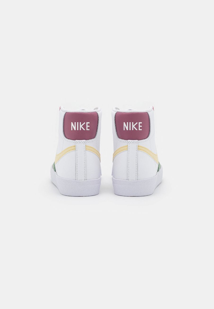Фото № 4 с приближением к товару «‎Nike Blazer 77 »