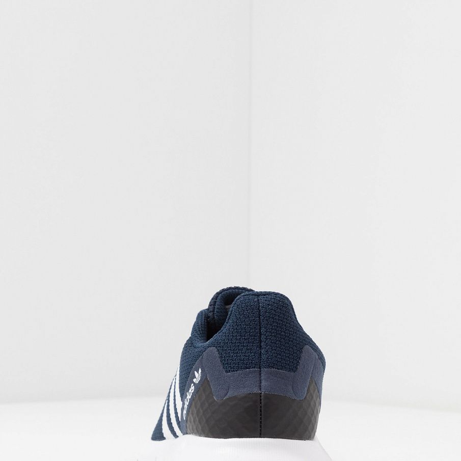 Фото № 3 с приближением к товару «‎Adidas Swift »