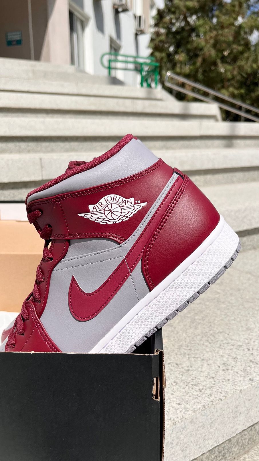 Фото № 3 с приближением к товару «‎Air Jordan 1 Mid "Cherrywood Red"»