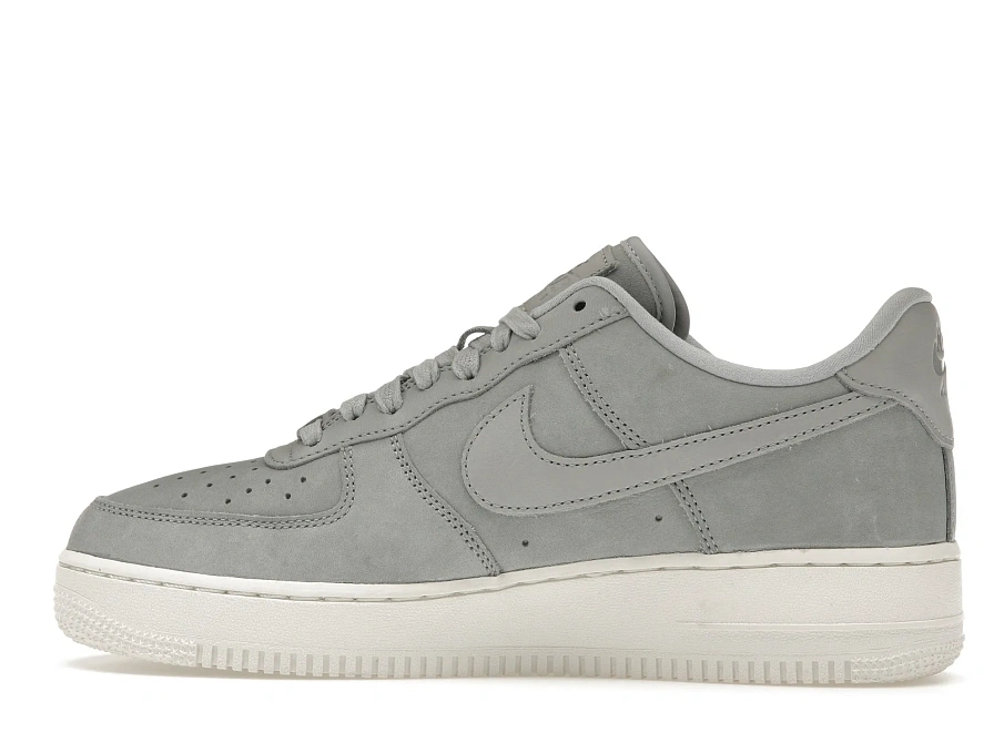 Фото № 6 с приближением к товару «‎Nike Air Force 1 Low 07 PRM Wolf Grey »