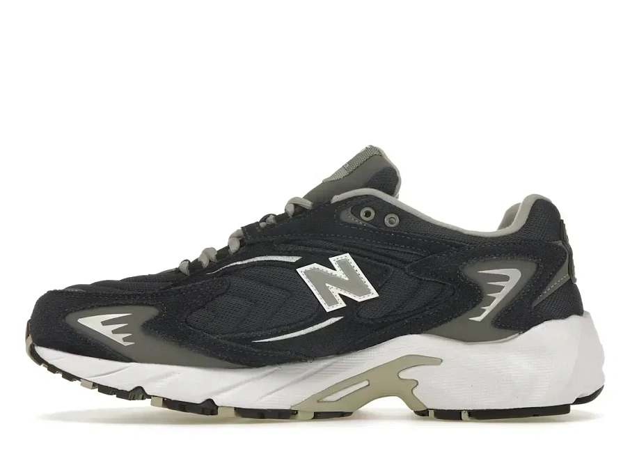 Фото № 3 с приближением к товару «‎New Balance 725»