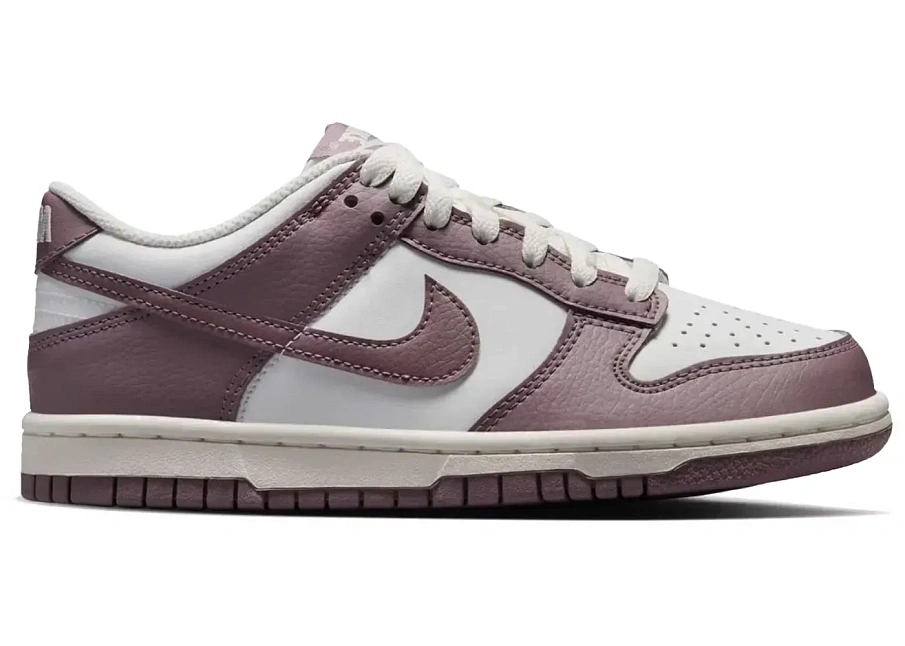 Фото № 1 с приближением к товару «‎Nike Dunk Low»