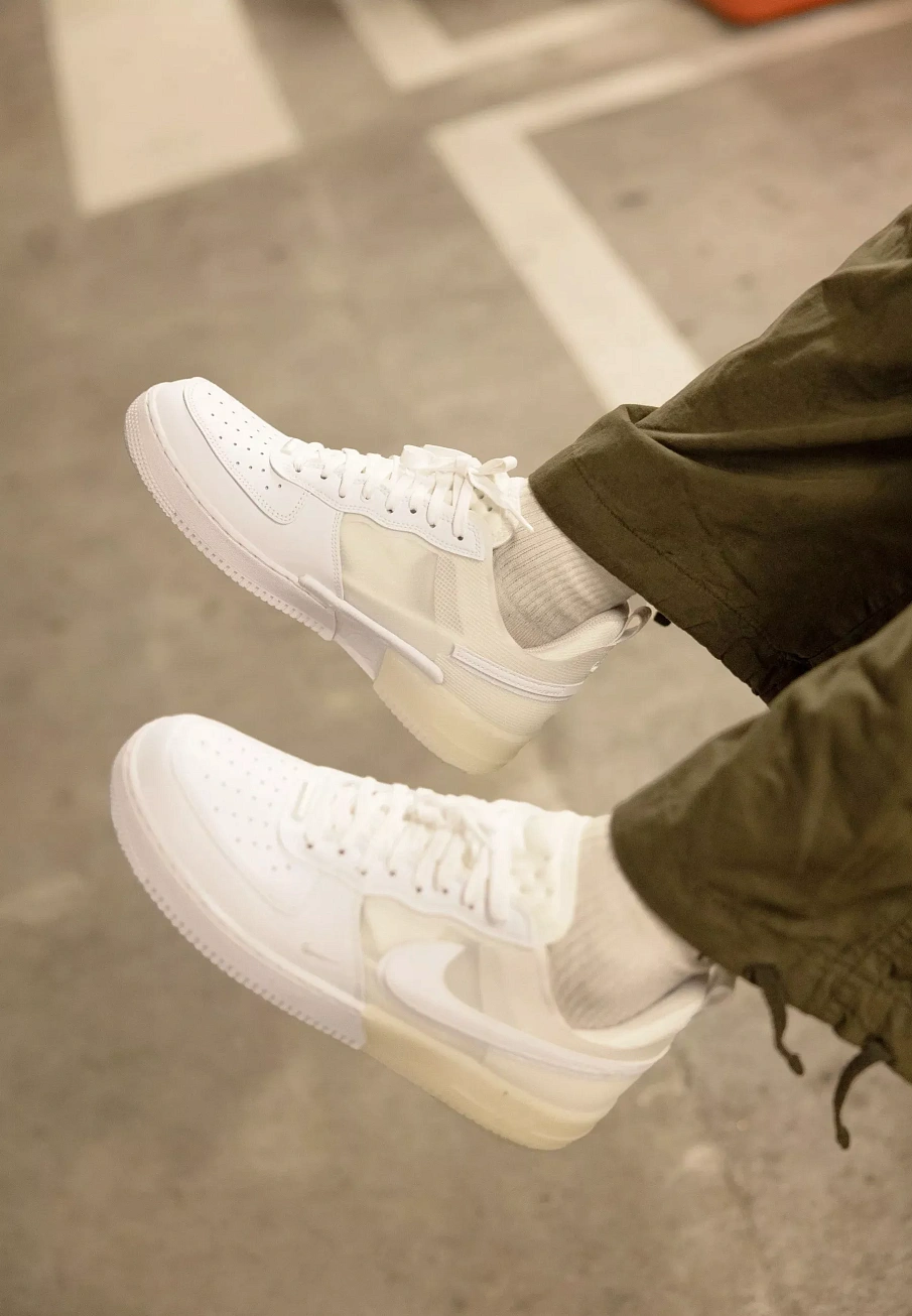 Фото № 3 с приближением к товару «‎AIR FORCE 1 REACT UNISEX»