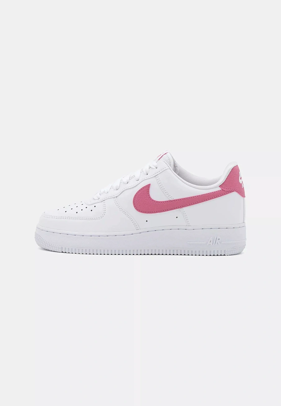 Фото № 1 с приближением к товару «‎W AIR FORCE 1 07 ESS TRND»
