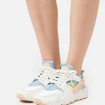 Nike Air Huarache SE Ooo  - 2