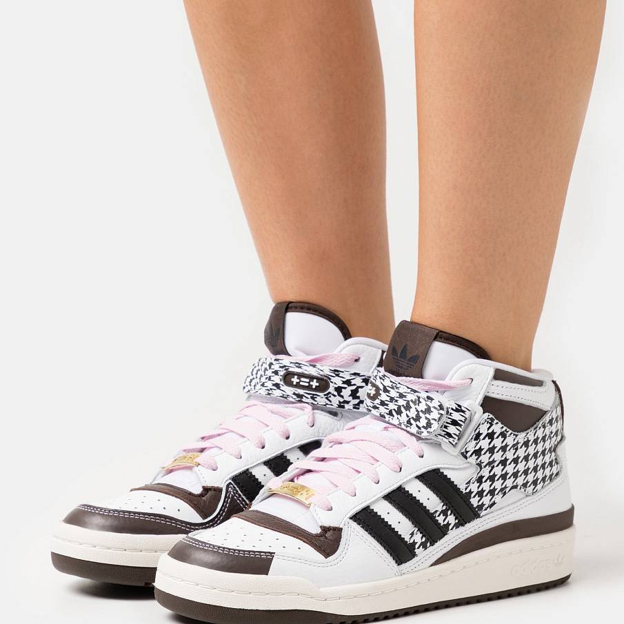 Фото № 2 с приближением к товару «‎Adidas Forum »