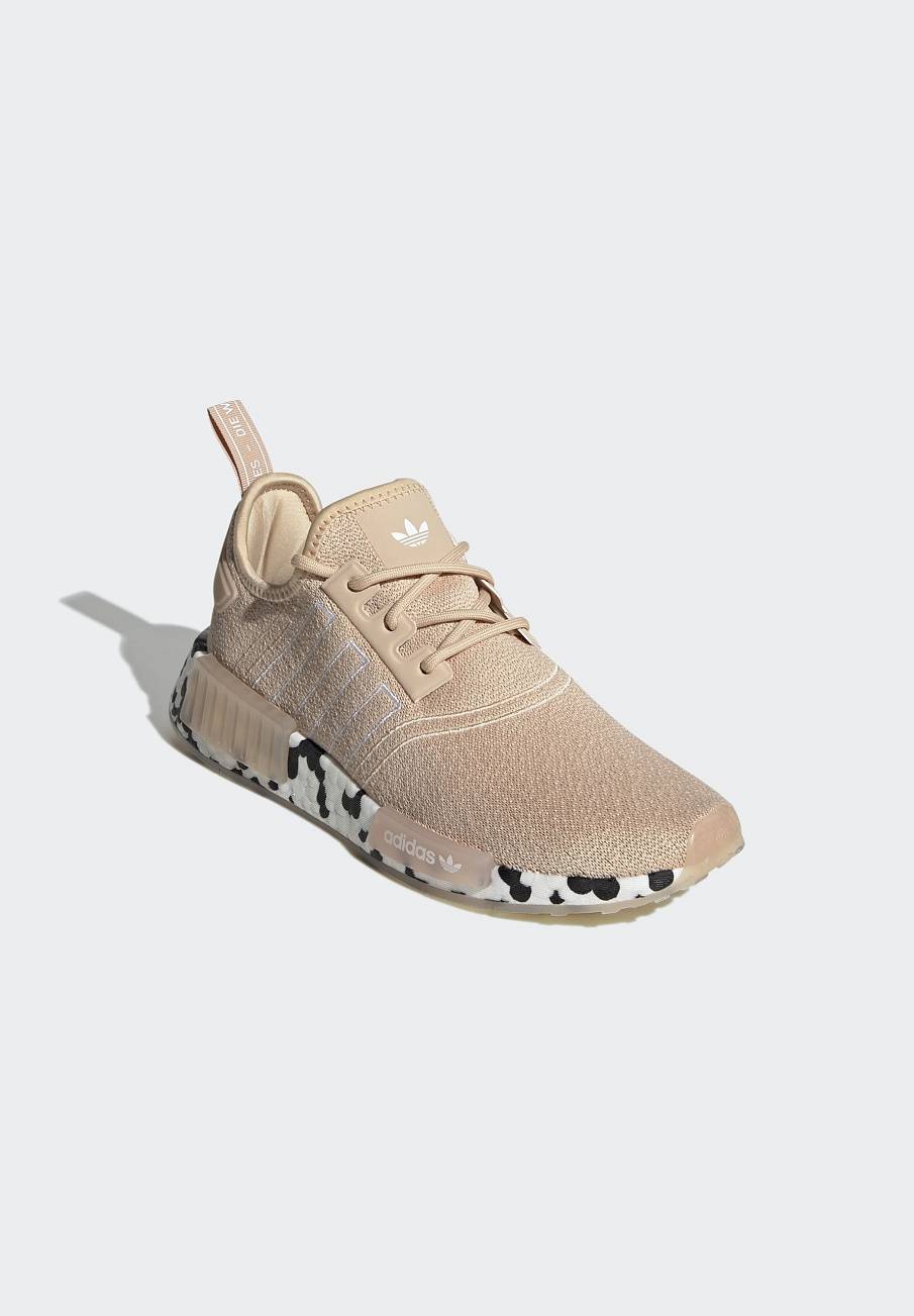 Фото № 3 с приближением к товару «‎Adidas Nmd_r1 »