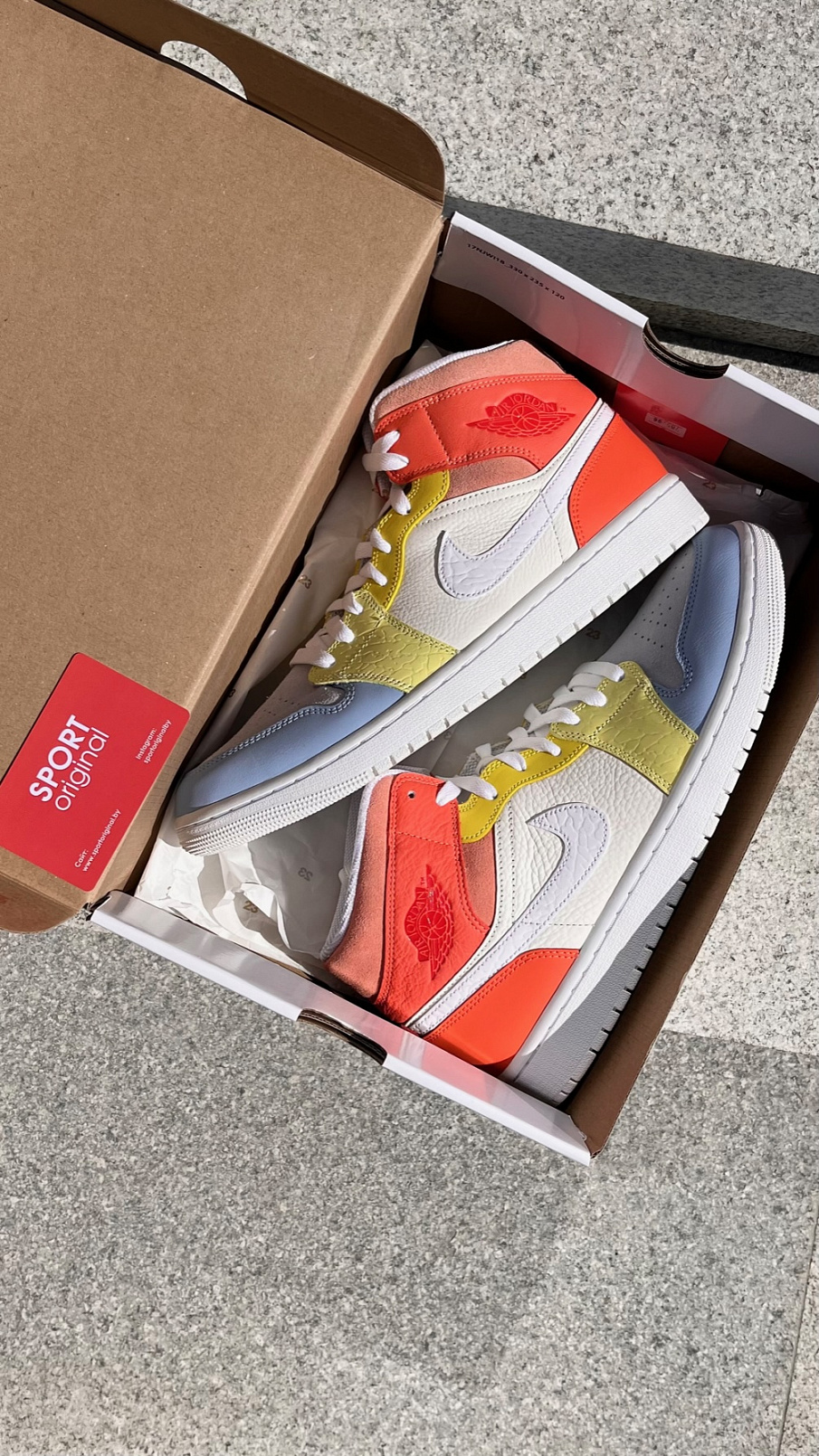 Фото № 4 с приближением к товару «‎Air Jordan 1 Mid»