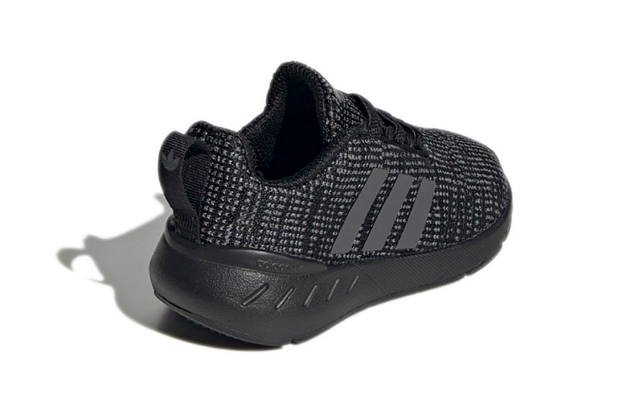 Фото № 4 с приближением к товару «‎TD adidas originals originals Swift Run 22 Running shoes»