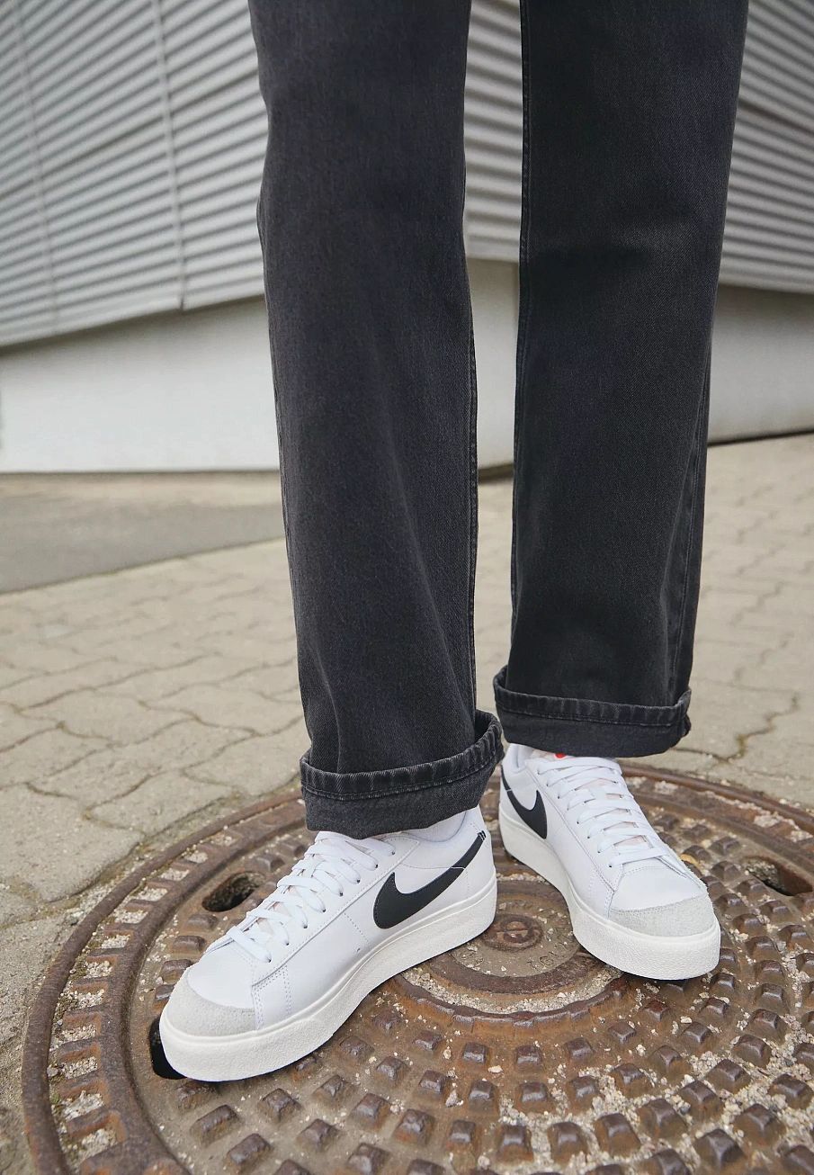 Фото № 3 с приближением к товару «‎BLAZER PLATFORM»