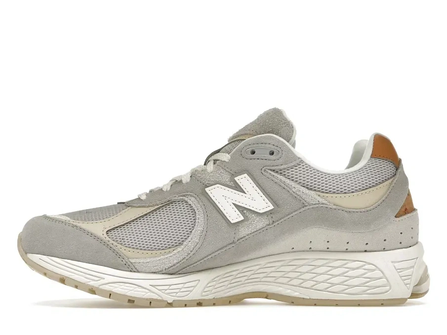 Фото № 3 с приближением к товару «‎New Balance 2002R»