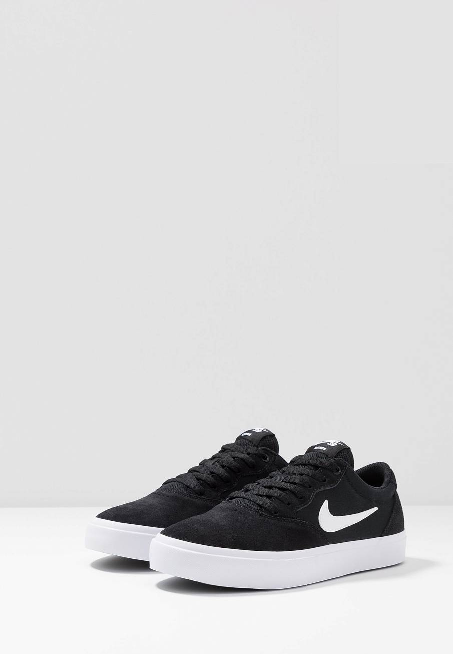 Фото № 3 с приближением к товару «‎Nike Chron »