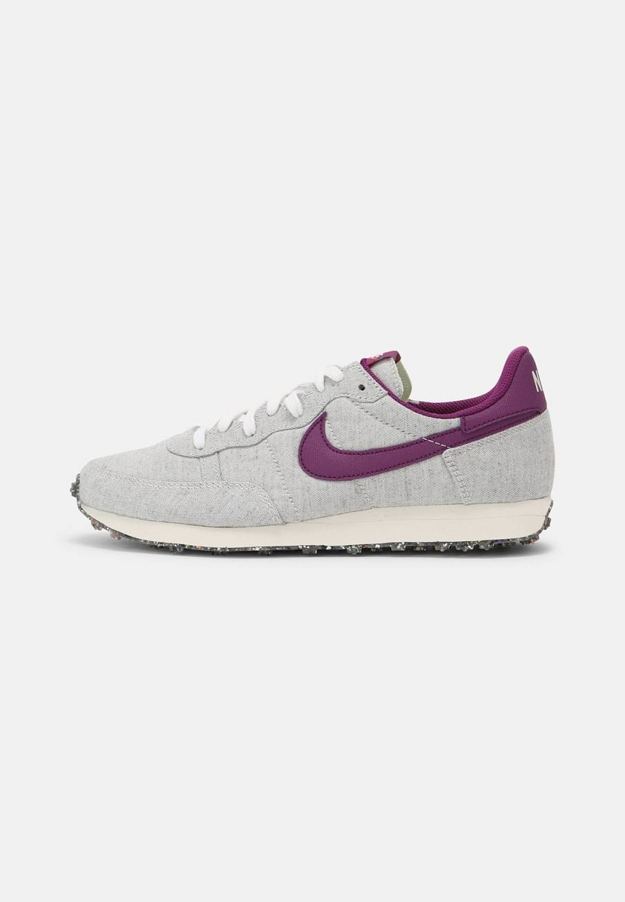 Фото № 1 с приближением к товару «‎Nike Challenger Og »