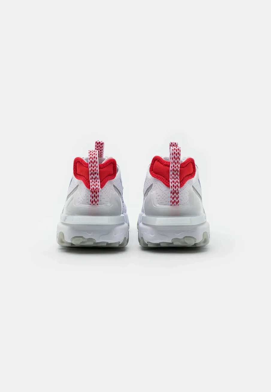 Фото № 3 с приближением к товару «‎REACT VISION»